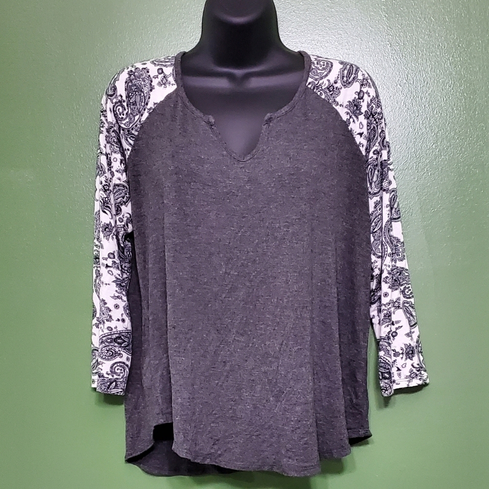 🚨3/$25🚨Charlotte Russe Black Paisley Long Sleeve